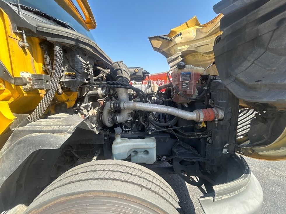 Day Cab Tractor-Heavy Duty Tractors-International-2020-LT625-Torrance-CA-256,841\n\t\tmiles-$ 30,250 - Image 15