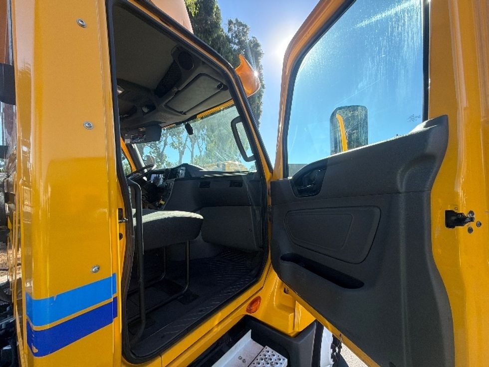 Day Cab Tractor-Heavy Duty Tractors-International-2020-LT625-Torrance-CA-310,868\n\t\tmiles-$ 29,000 - Image 12