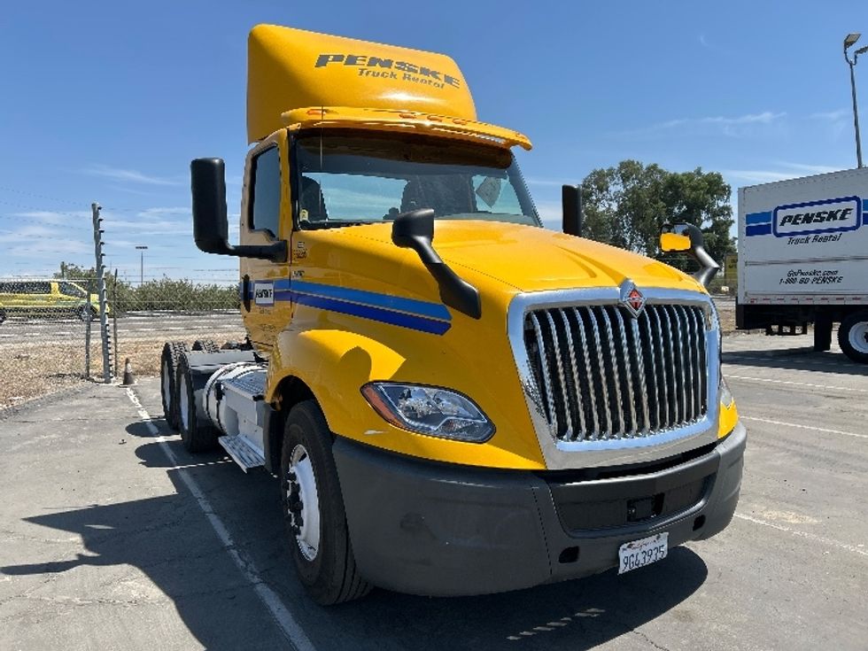 Day Cab Tractor-Heavy Duty Tractors-International-2020-LT625-Tracy-CA-336,749\n\t\tmiles-$ 27,000 - Image 1
