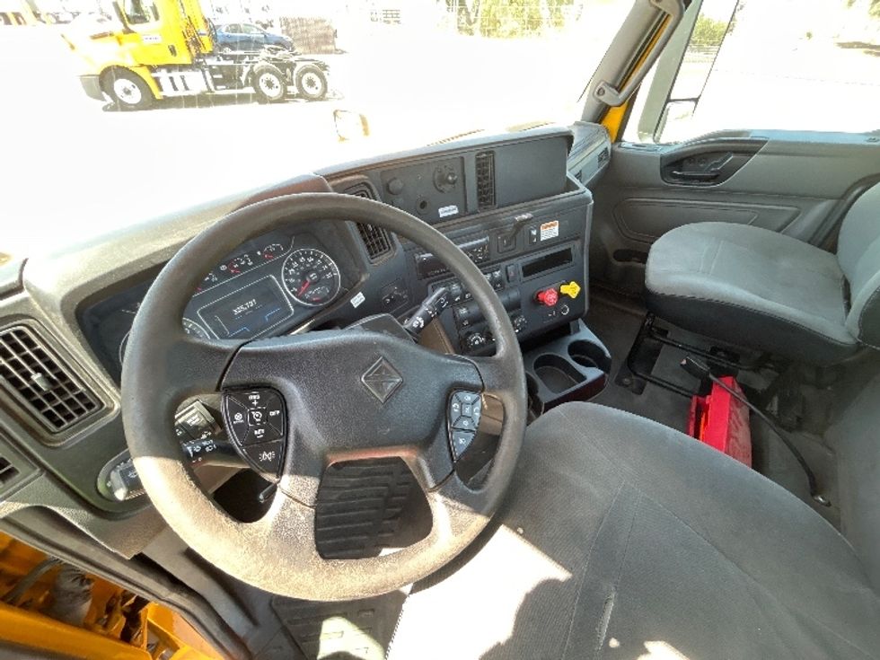 Day Cab Tractor-Heavy Duty Tractors-International-2020-LT625-Tracy-CA-336,749\n\t\tmiles-$ 27,000 - Image 10