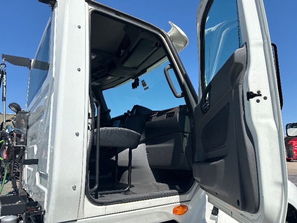 Day Cab Tractor-Heavy Duty Tractors-International-2020-LT625-Tulsa-OK-310,691\n\t\tmiles-$ 31,000 - Image 12