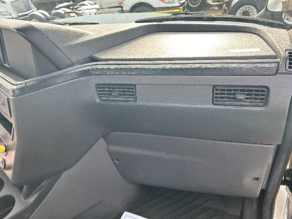 Day Cab Tractor-Heavy Duty Tractors-International-2020-LT625-Warren-MI-325,623\n\t\tmiles-$ 48,000 - Image 13