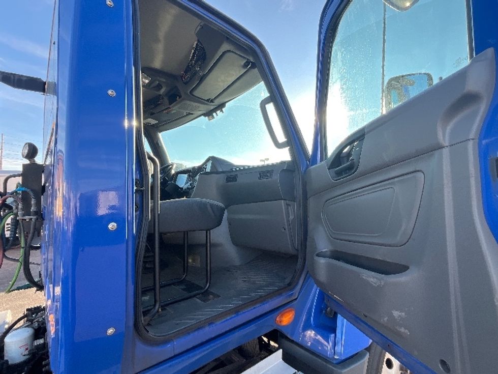 Day Cab Tractor-Heavy Duty Tractors-International-2020-LT625-West Babylon-NY-222,931\n\t\tmiles-$ 44,250 - Image 12