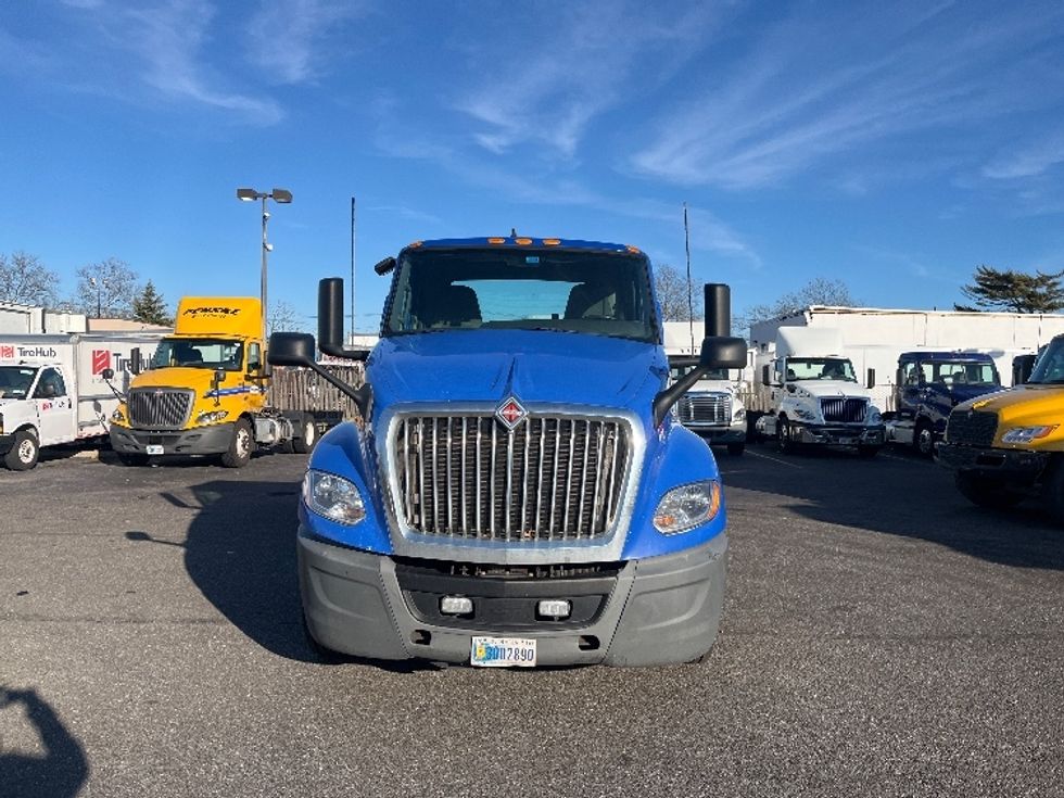 Day Cab Tractor-Heavy Duty Tractors-International-2020-LT625-West Babylon-NY-222,931\n\t\tmiles-$ 44,250 - Image 2