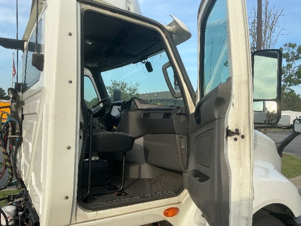 Day Cab Tractor-Heavy Duty Tractors-International-2020-LT625-West Columbia-SC-518,523\n\t\tmiles-$ 22,750 - Image 11