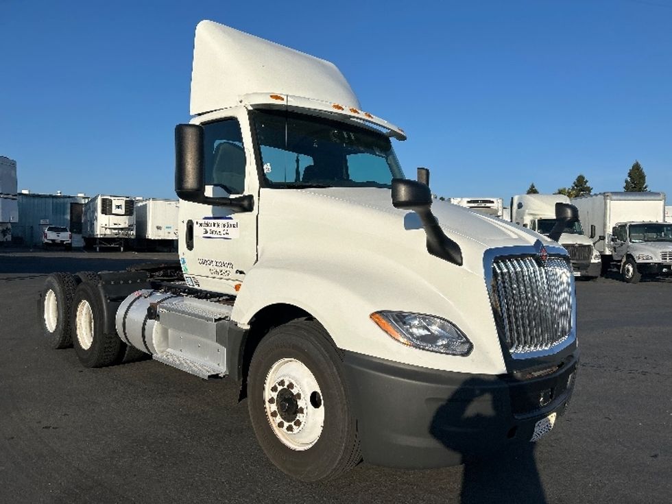 Day Cab Tractor-Heavy Duty Tractors-International-2020-LT625-West Sacramento-CA-331,826\n\t\tmiles-$ 38,500 - Image 1