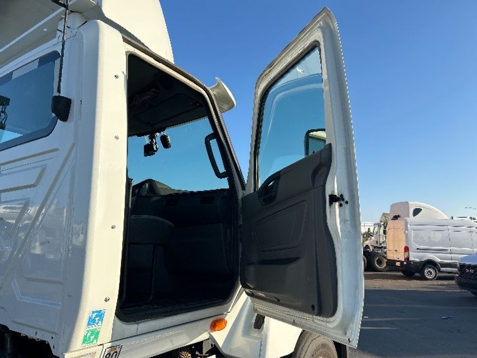 Day Cab Tractor-Heavy Duty Tractors-International-2020-LT625-West Sacramento-CA-331,826\n\t\tmiles-$ 38,500 - Image 12