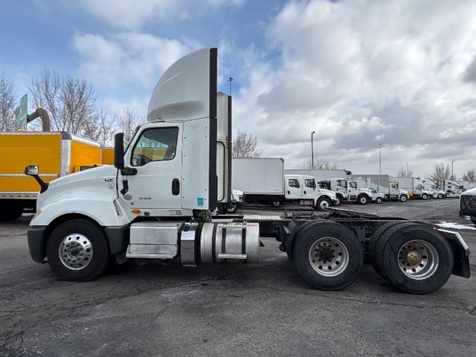 Day Cab Tractor-Heavy Duty Tractors-International-2020-LT625-West Valley City-UT-272,016\n\t\tmiles-$ 53,500 - Image 4