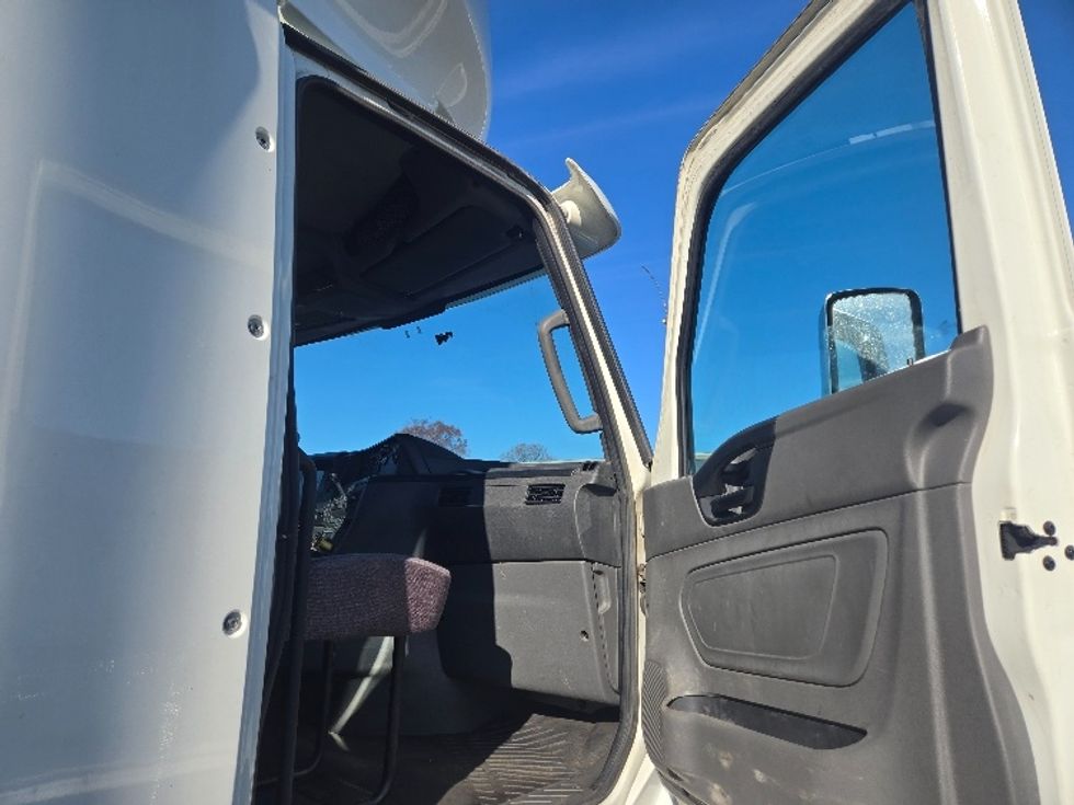 Day Cab Tractor-Heavy Duty Tractors-International-2020-LT625-White Deer-PA-467,257\n\t\tmiles-$ 34,250 - Image 12