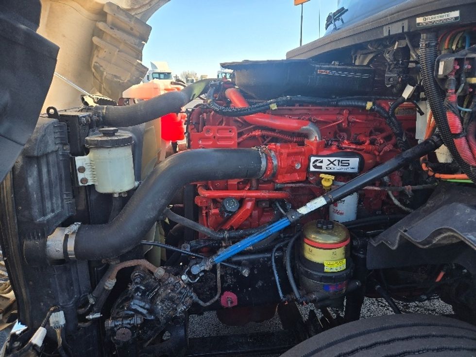 Day Cab Tractor-Heavy Duty Tractors-International-2020-LT625-White Deer-PA-467,257\n\t\tmiles-$ 34,250 - Image 16