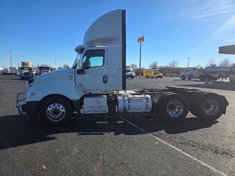 Day Cab Tractor-Heavy Duty Tractors-International-2020-LT625-White Deer-PA-467,257\n\t\tmiles-$ 34,250 - Image 4