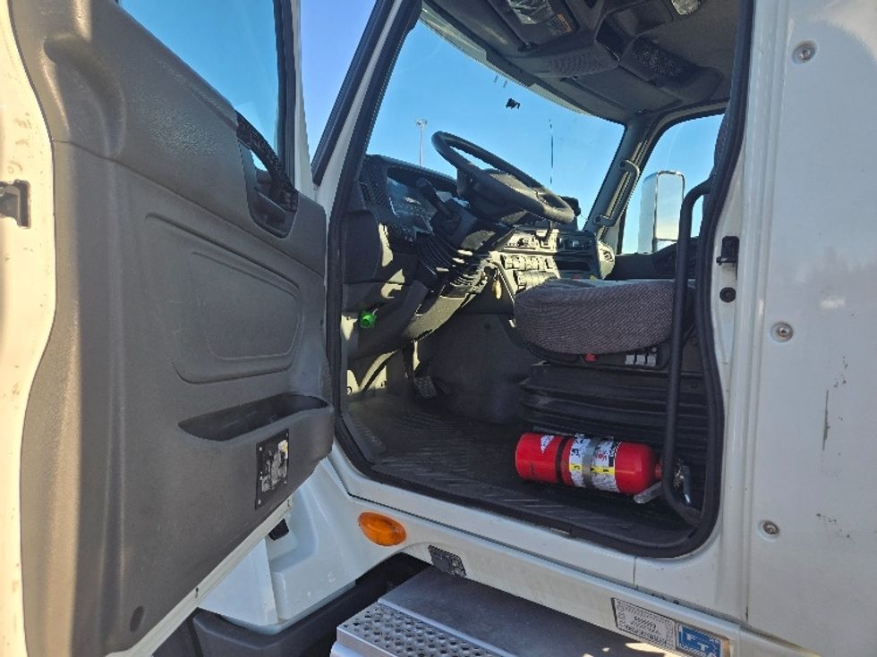 Day Cab Tractor-Heavy Duty Tractors-International-2020-LT625-White Deer-PA-467,257\n\t\tmiles-$ 34,250 - Image 9