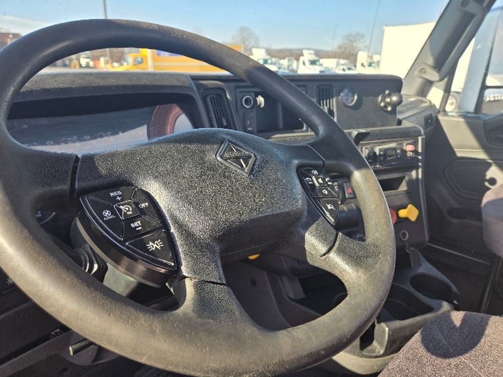 Day Cab Tractor-Heavy Duty Tractors-International-2020-LT625-White Deer-PA-490,756\n\t\tmiles-$ 32,250 - Image 10