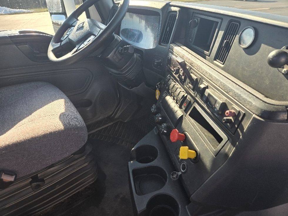 Day Cab Tractor-Heavy Duty Tractors-International-2020-LT625-White Deer-PA-490,756\n\t\tmiles-$ 32,250 - Image 14