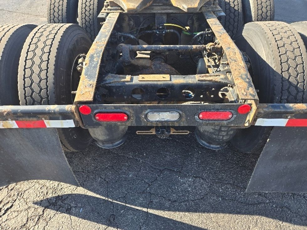 Day Cab Tractor-Heavy Duty Tractors-International-2020-LT625-White Deer-PA-490,756\n\t\tmiles-$ 32,250 - Image 6