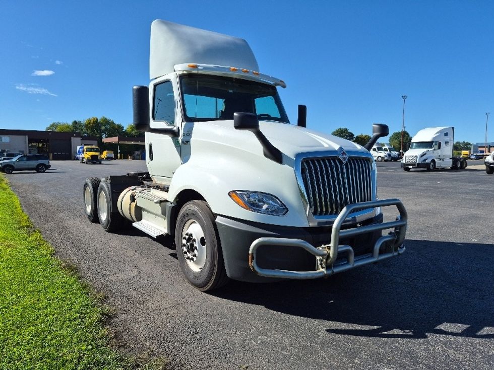 Day Cab Tractor-Heavy Duty Tractors-International-2020-LT625-White Deer-PA-553,359\n\t\tmiles-$ 23,250 - Image 1