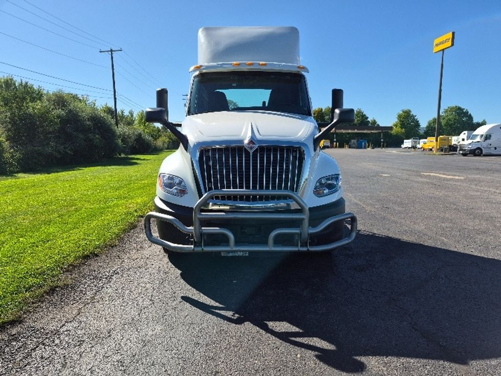 Day Cab Tractor-Heavy Duty Tractors-International-2020-LT625-White Deer-PA-553,359\n\t\tmiles-$ 23,250 - Image 2