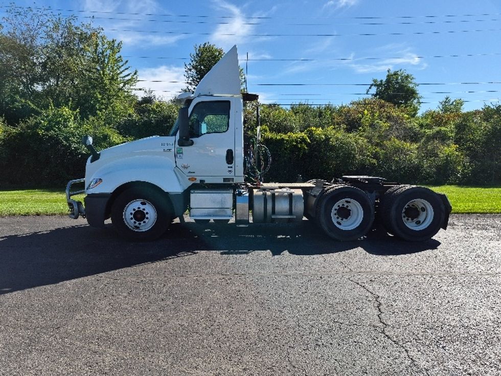 Day Cab Tractor-Heavy Duty Tractors-International-2020-LT625-White Deer-PA-553,359\n\t\tmiles-$ 23,250 - Image 4