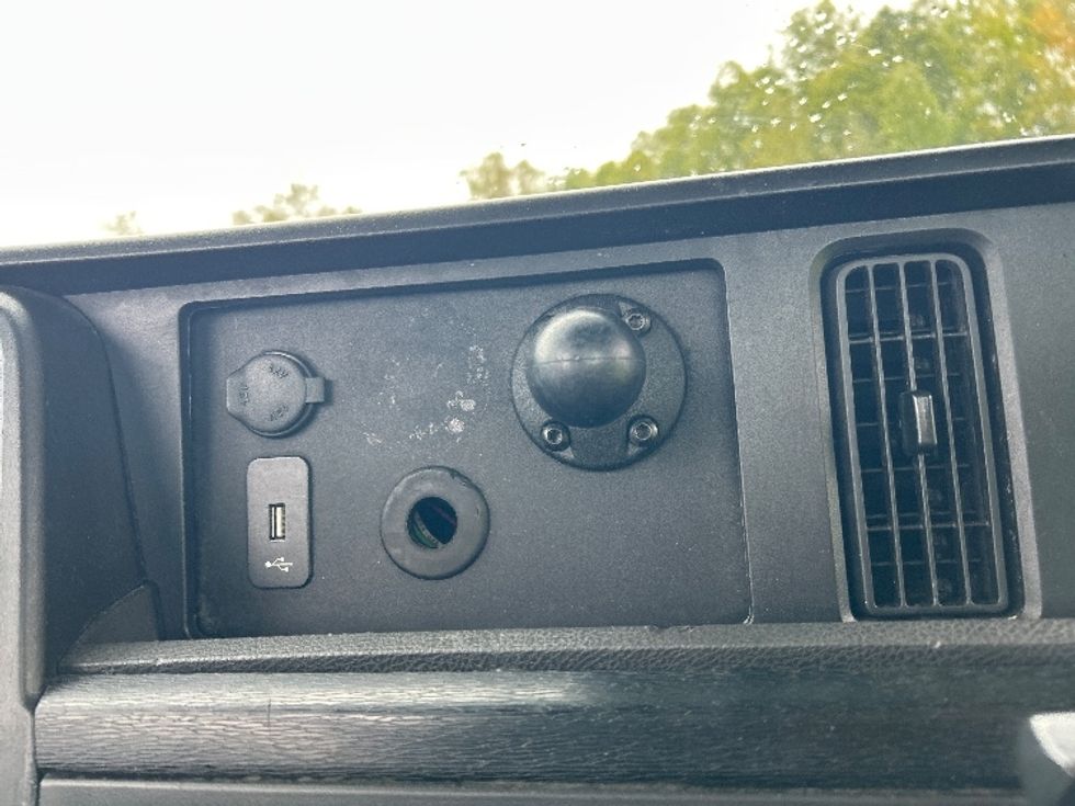 Day Cab Tractor-Heavy Duty Tractors-International-2020-LT625-Whitesboro-NY-465,719\n\t\tmiles-$ 25,750 - Image 18