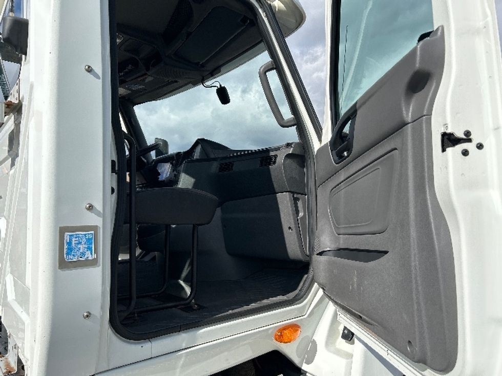 Day Cab Tractor-Heavy Duty Tractors-International-2020-LT625-Wilkes Barre-PA-463,488\n\t\tmiles-$ 25,750 - Image 12