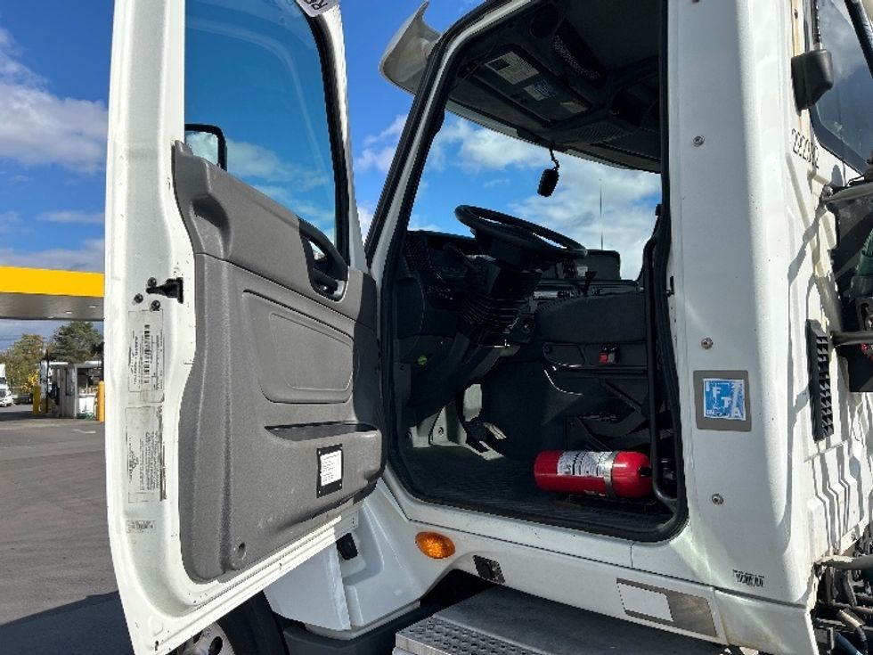 Day Cab Tractor-Heavy Duty Tractors-International-2020-LT625-Wilkes Barre-PA-463,488\n\t\tmiles-$ 25,750 - Image 9