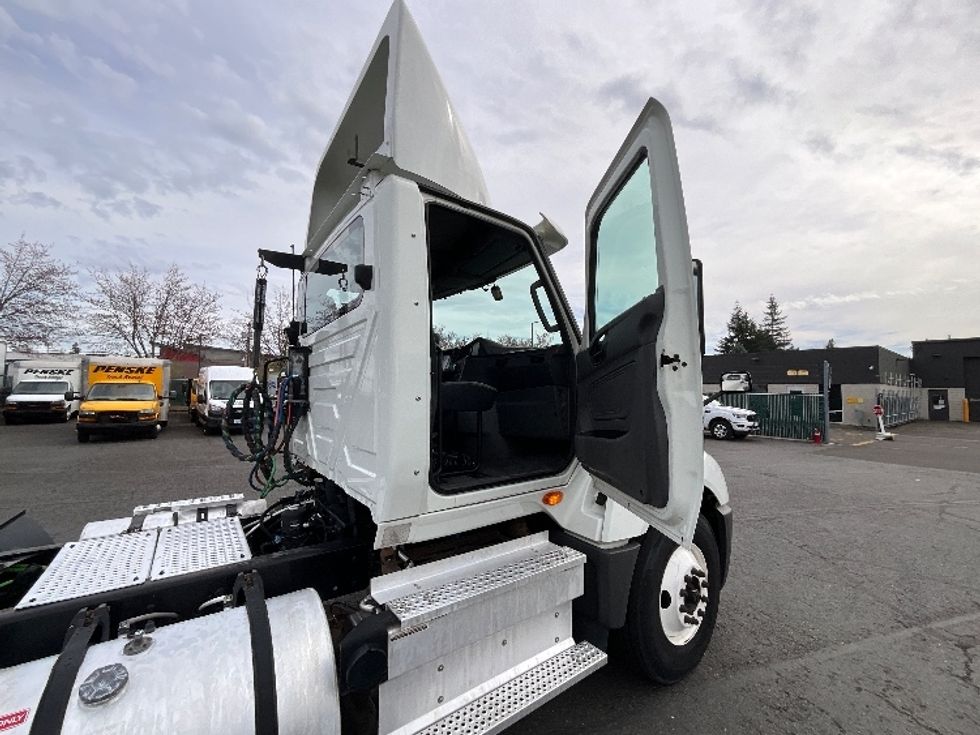 Day Cab Tractor-Heavy Duty Tractors-International-2020-LT625-Wilsonville-OR-302,916\n\t\tmiles-$ 32,250 - Image 12