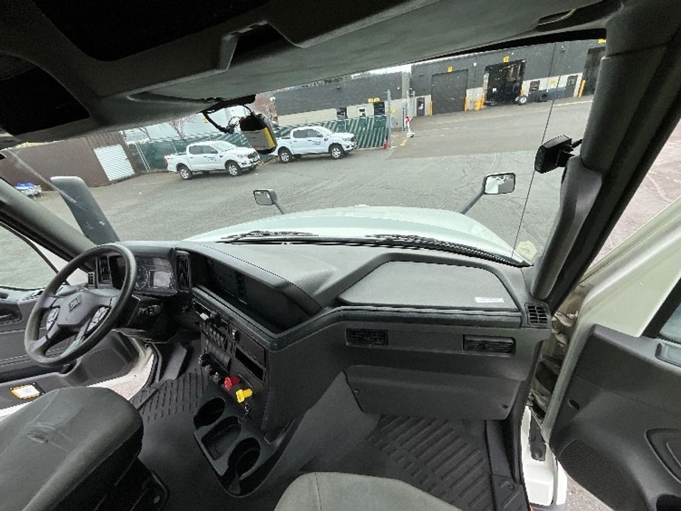 Day Cab Tractor-Heavy Duty Tractors-International-2020-LT625-Wilsonville-OR-302,916\n\t\tmiles-$ 32,250 - Image 13