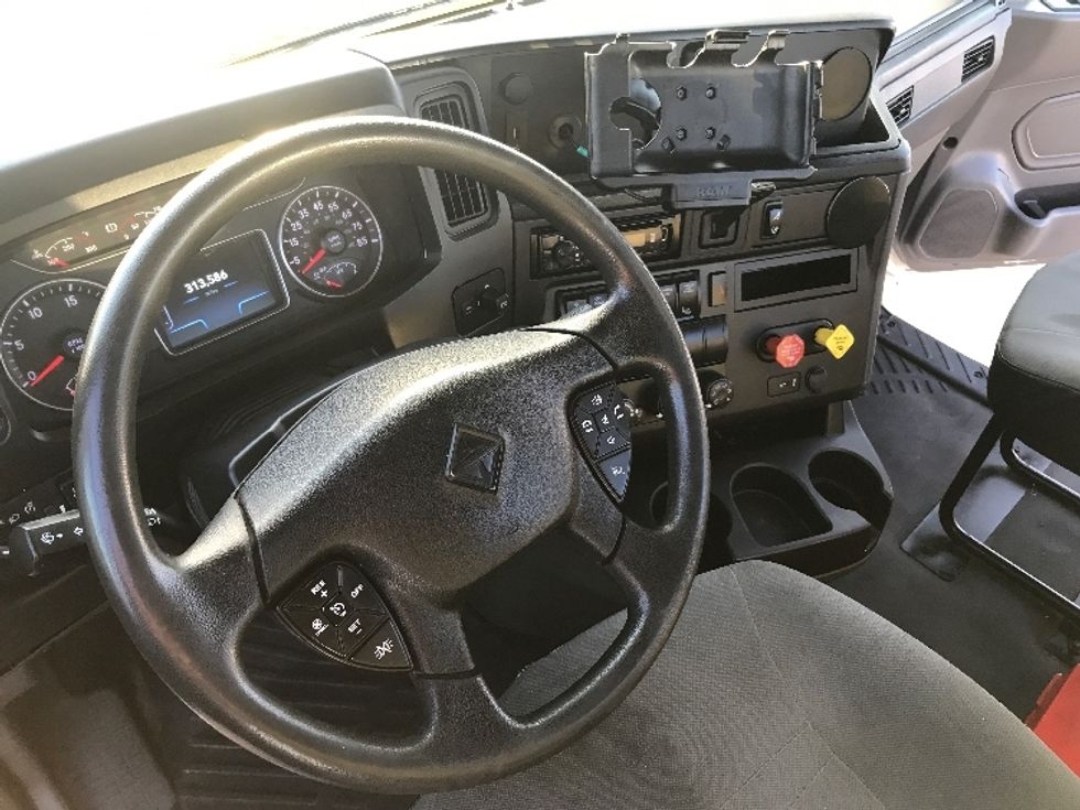 Day Cab Tractor-Heavy Duty Tractors-International-2020-LT625-Windsor-WI-313,586\n\t\tmiles-$ 30,500 - Image 11