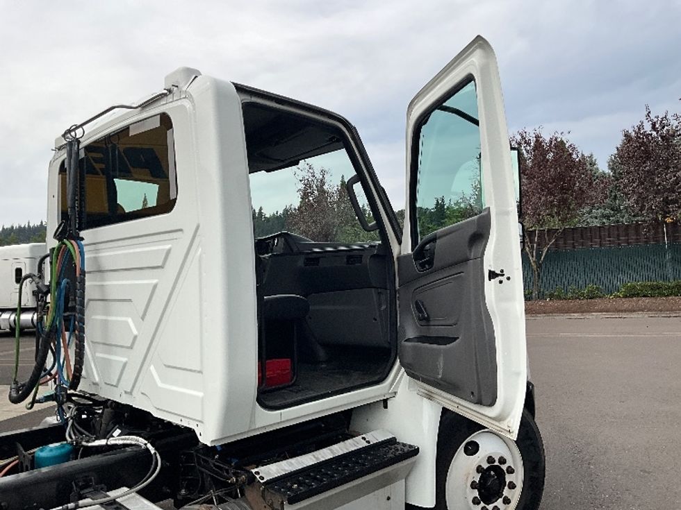 Day Cab Tractor-Heavy Duty Tractors-International-2020-MV607-Clackamas-OR-147,763\n\t\tmiles-$ 53,750 - Image 11