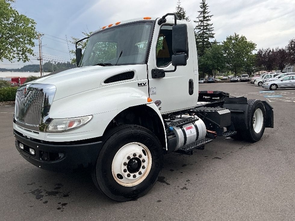 Day Cab Tractor-Heavy Duty Tractors-International-2020-MV607-Clackamas-OR-147,763\n\t\tmiles-$ 53,750 - Image 3