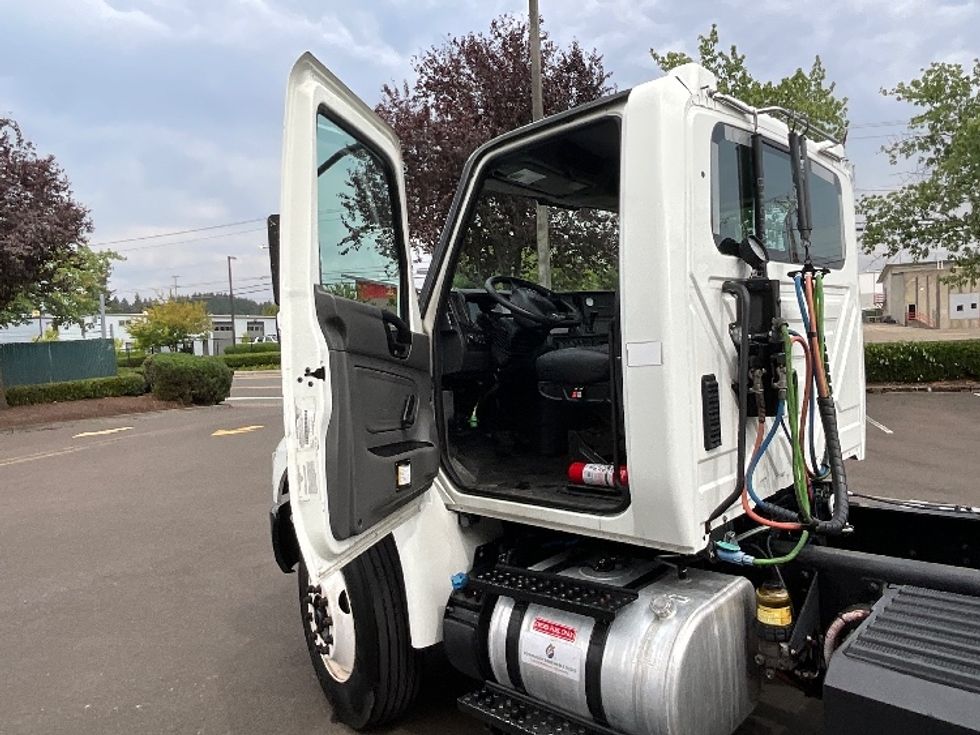Day Cab Tractor-Heavy Duty Tractors-International-2020-MV607-Clackamas-OR-147,763\n\t\tmiles-$ 53,750 - Image 9