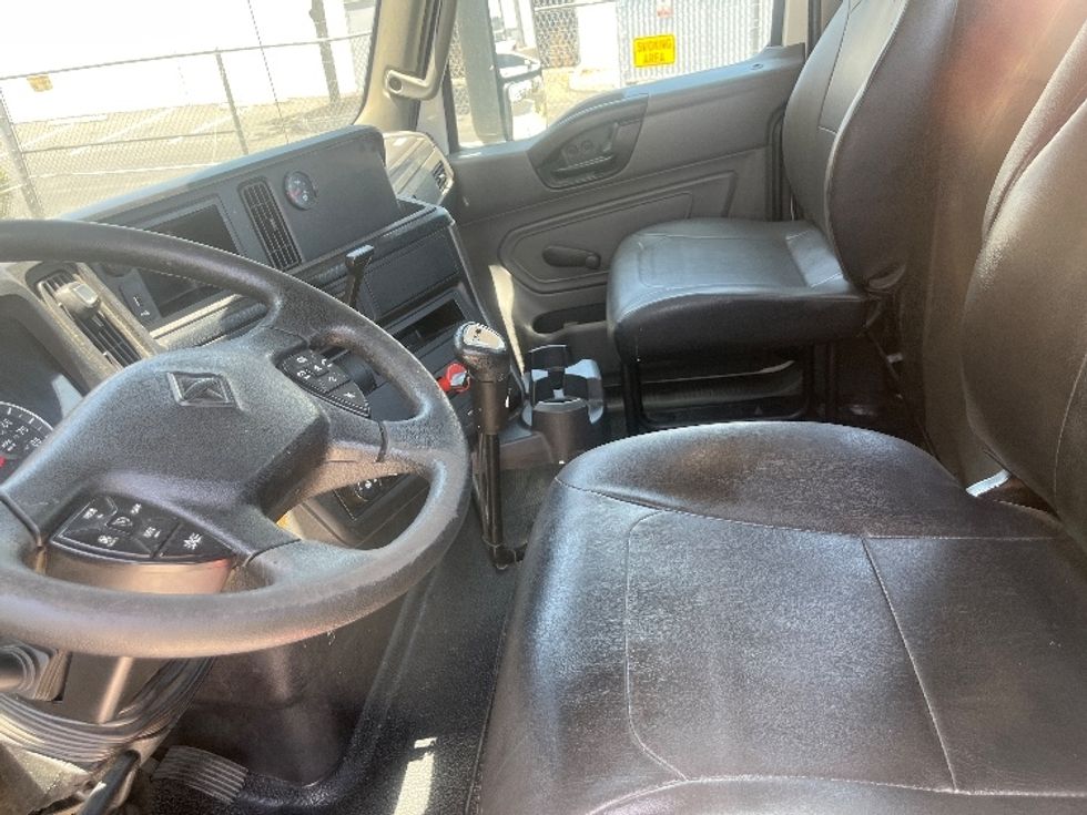 Day Cab Tractor-Heavy Duty Tractors-International-2020-MV607-Fontana-CA-166,647\n\t\tmiles-$ 59,250 - Image 10