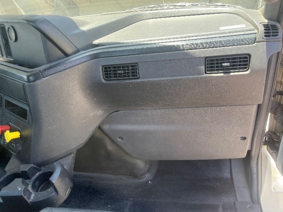 Day Cab Tractor-Heavy Duty Tractors-International-2020-MV607-Fontana-CA-166,647\n\t\tmiles-$ 59,250 - Image 13