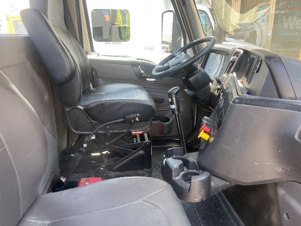Day Cab Tractor-Heavy Duty Tractors-International-2020-MV607-Fontana-CA-166,647\n\t\tmiles-$ 59,250 - Image 14