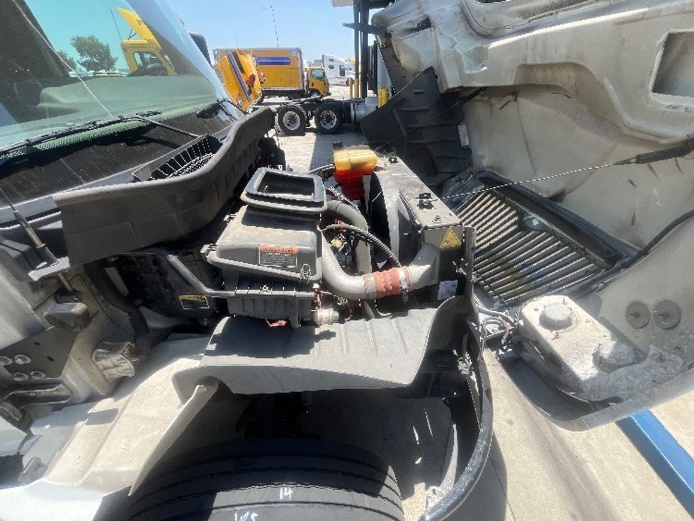 Day Cab Tractor-Heavy Duty Tractors-International-2020-MV607-Fontana-CA-166,647\n\t\tmiles-$ 59,250 - Image 15