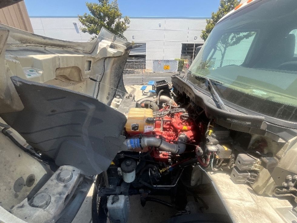 Day Cab Tractor-Heavy Duty Tractors-International-2020-MV607-Fontana-CA-166,647\n\t\tmiles-$ 59,250 - Image 16