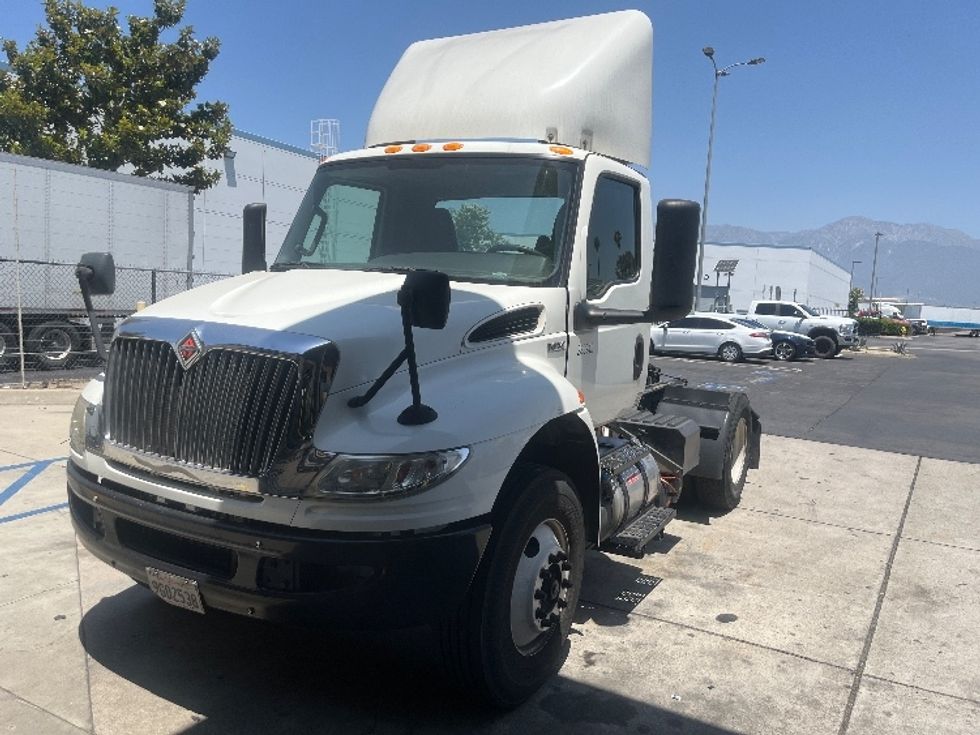 Day Cab Tractor-Heavy Duty Tractors-International-2020-MV607-Fontana-CA-166,647\n\t\tmiles-$ 59,250 - Image 3