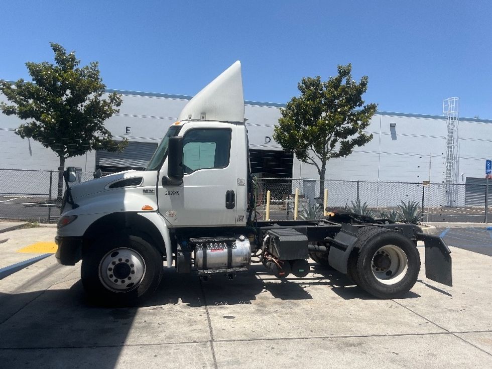 Day Cab Tractor-Heavy Duty Tractors-International-2020-MV607-Fontana-CA-166,647\n\t\tmiles-$ 59,250 - Image 4