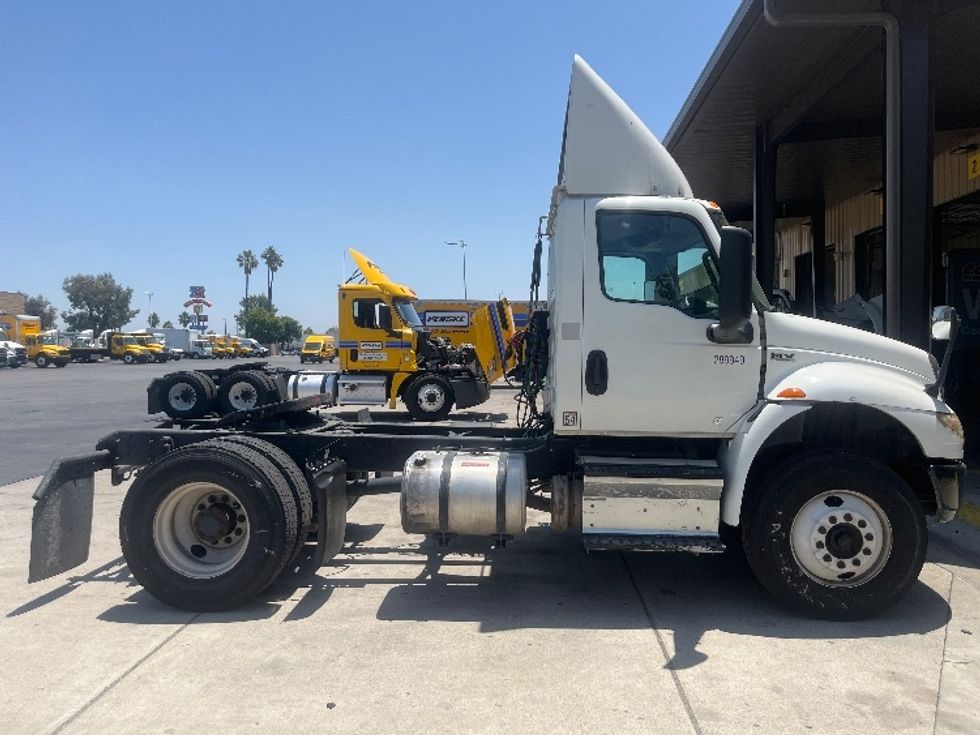Day Cab Tractor-Heavy Duty Tractors-International-2020-MV607-Fontana-CA-166,647\n\t\tmiles-$ 59,250 - Image 8