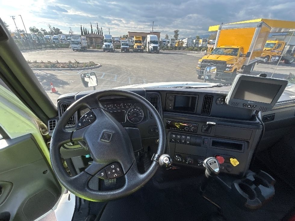 Day Cab Tractor-Heavy Duty Tractors-International-2020-MV607-Fontana-CA-174,373\n\t\tmiles-$ 58,500 - Image 11