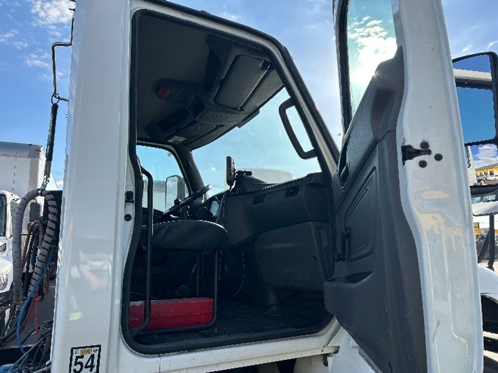 Day Cab Tractor-Heavy Duty Tractors-International-2020-MV607-Fontana-CA-174,373\n\t\tmiles-$ 58,500 - Image 12