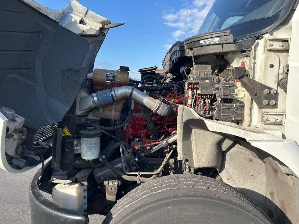 Day Cab Tractor-Heavy Duty Tractors-International-2020-MV607-Fontana-CA-174,373\n\t\tmiles-$ 58,500 - Image 16