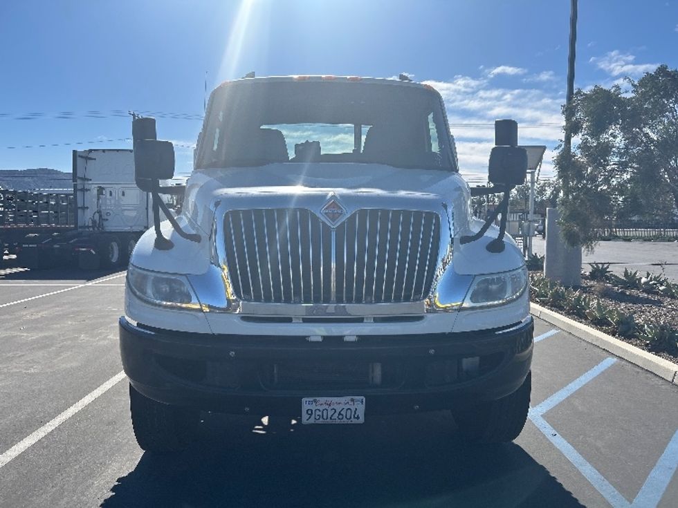 Day Cab Tractor-Heavy Duty Tractors-International-2020-MV607-Fontana-CA-174,373\n\t\tmiles-$ 58,500 - Image 2