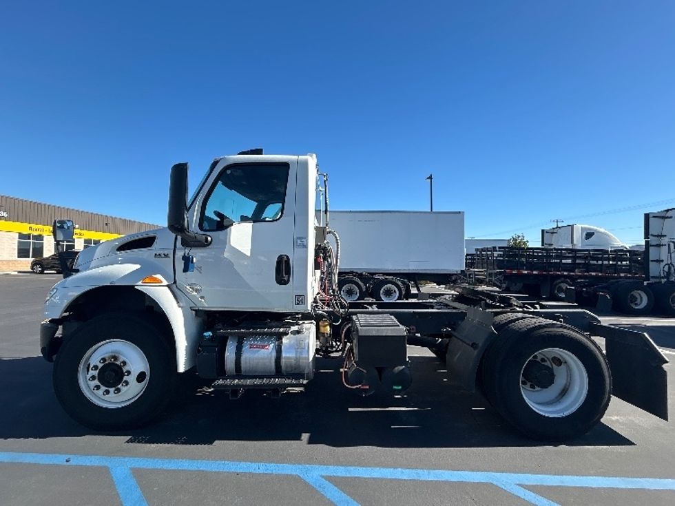 Day Cab Tractor-Heavy Duty Tractors-International-2020-MV607-Fontana-CA-174,373\n\t\tmiles-$ 58,500 - Image 4