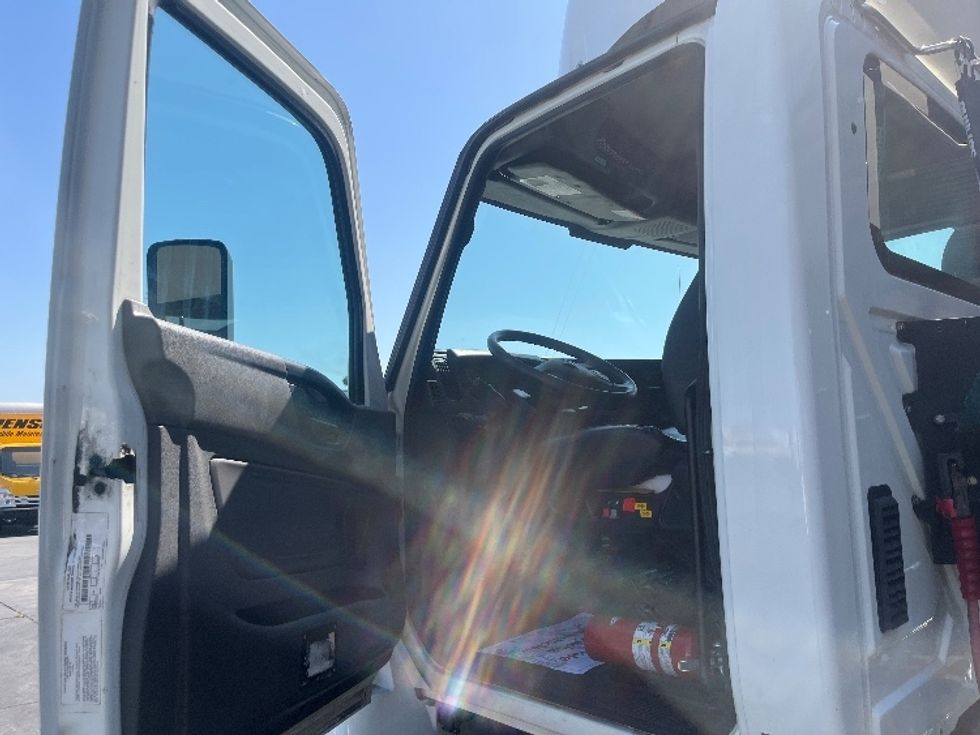 Day Cab Tractor-Heavy Duty Tractors-International-2020-MV607-Fontana-CA-194,548\n\t\tmiles-$ 56,500 - Image 9