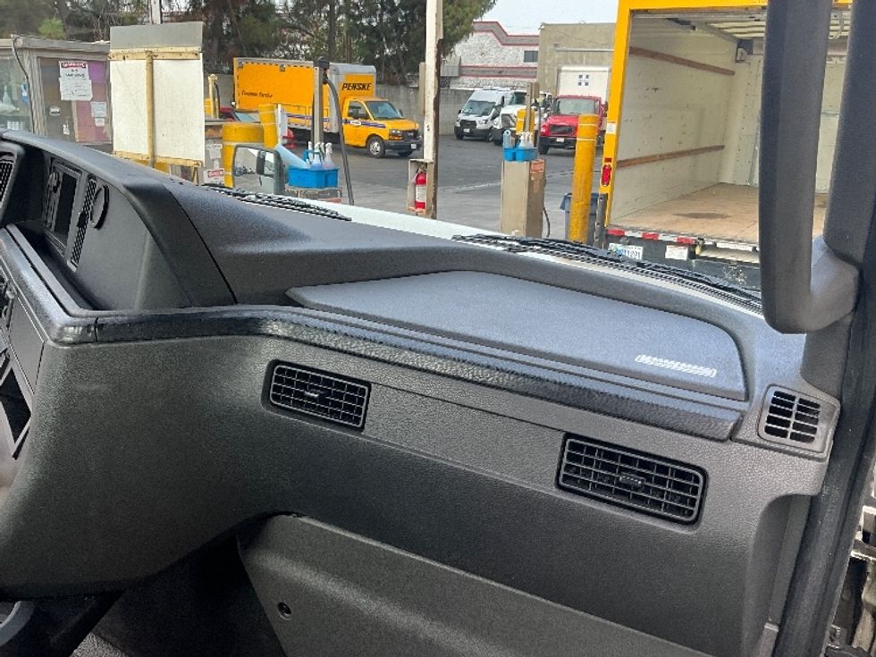 Day Cab Tractor-Heavy Duty Tractors-International-2020-MV607-Fontana-CA-207,022\n\t\tmiles-$ 55,500 - Image 11