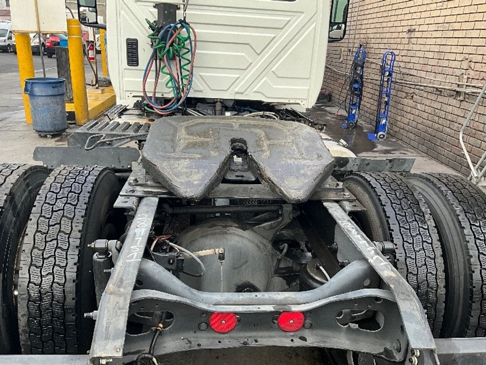 Day Cab Tractor-Heavy Duty Tractors-International-2020-MV607-Fontana-CA-207,022\n\t\tmiles-$ 55,500 - Image 5