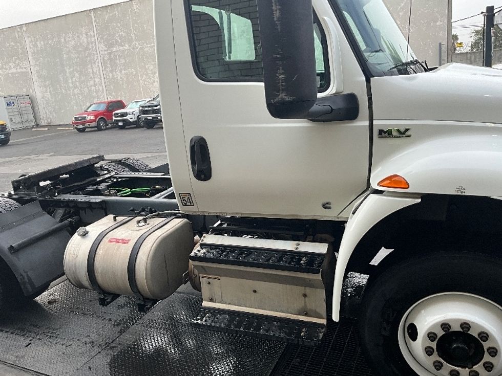 Day Cab Tractor-Heavy Duty Tractors-International-2020-MV607-Fontana-CA-207,022\n\t\tmiles-$ 55,500 - Image 7
