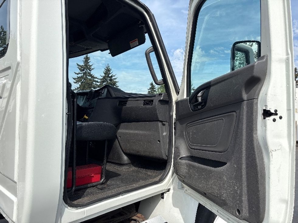 Day Cab Tractor-Heavy Duty Tractors-International-2020-MV607-Kent-WA-138,724\n\t\tmiles-$ 51,500 - Image 12