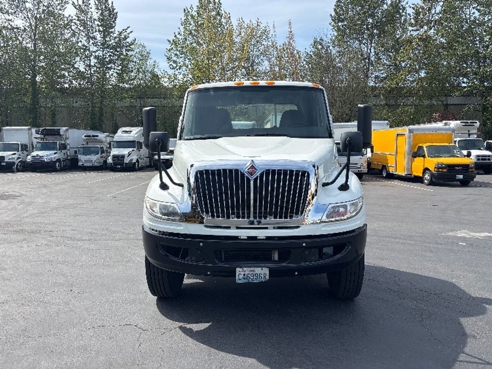 Day Cab Tractor-Heavy Duty Tractors-International-2020-MV607-Kent-WA-138,724\n\t\tmiles-$ 51,500 - Image 2